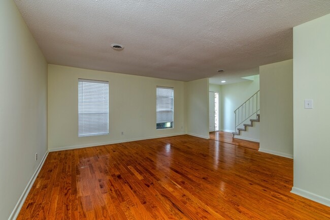 Building Photo - 7914 Gleason Dr NW