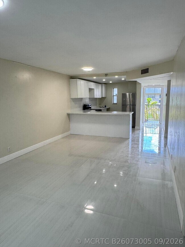 Building Photo - 8000 Fairview Dr