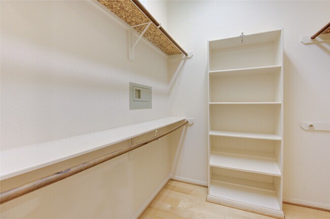 Building Photo - 21319 Pennshore Ln