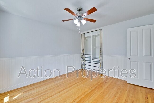 Building Photo - 1549 Alisal Ave
