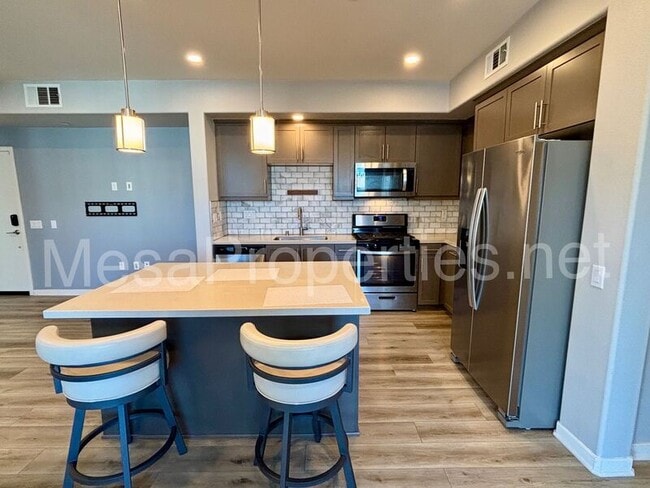 Building Photo - 9352 Solaire Pl