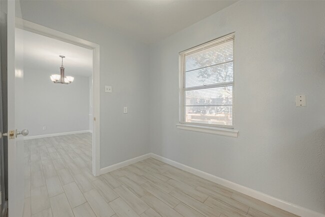 Building Photo - 3426 Bradford St