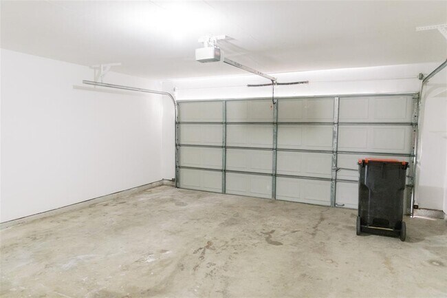 Building Photo - 6510 Larissa Cir