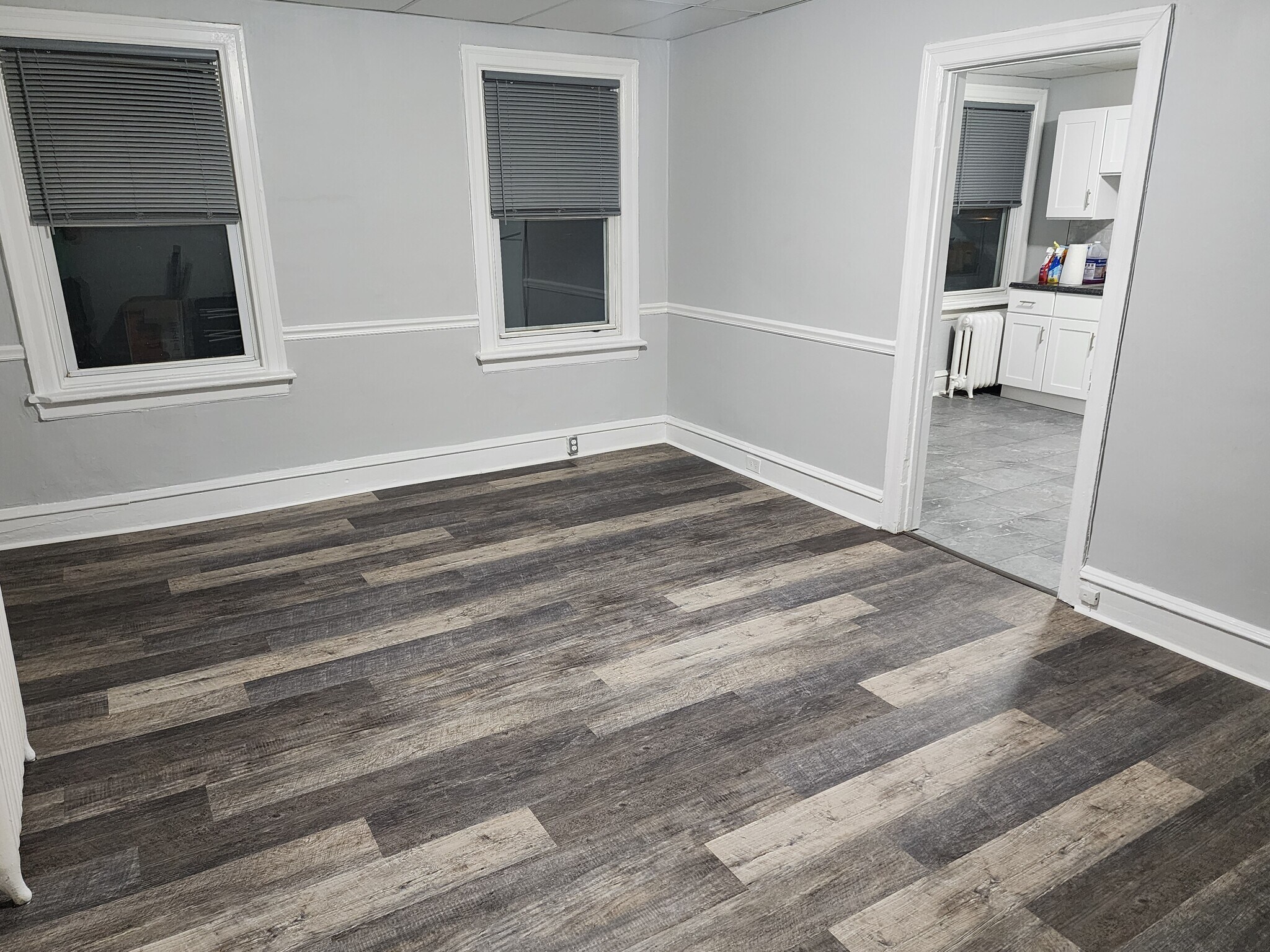 Living Room - 109 S Easton Rd