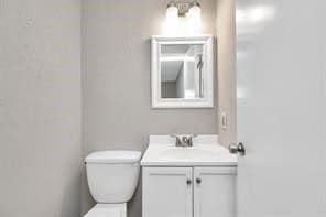 Building Photo - 12811 Glen Hollow Dr