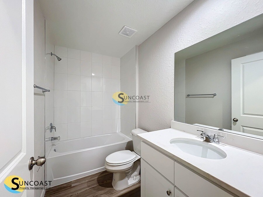 Building Photo - 119 Dogwood Dr Loop