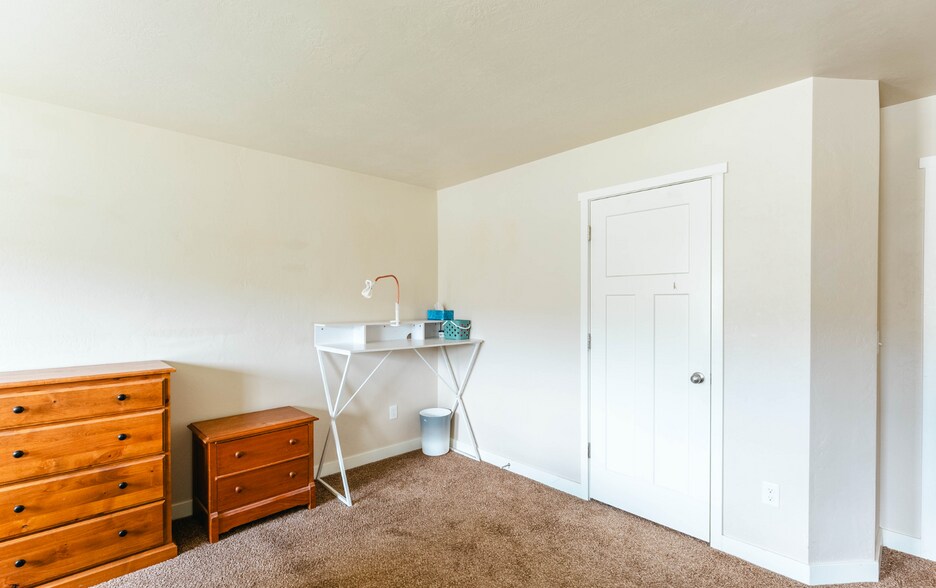 Building Photo - 14414 S Ferndale Way