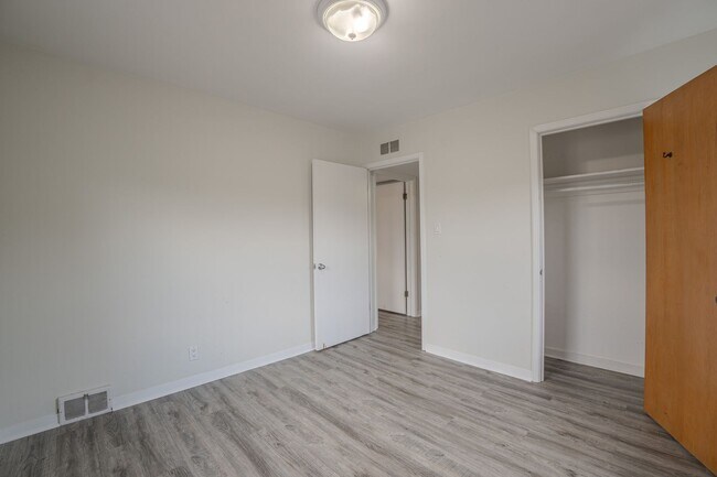 Building Photo - 4204 N Olsen Ave