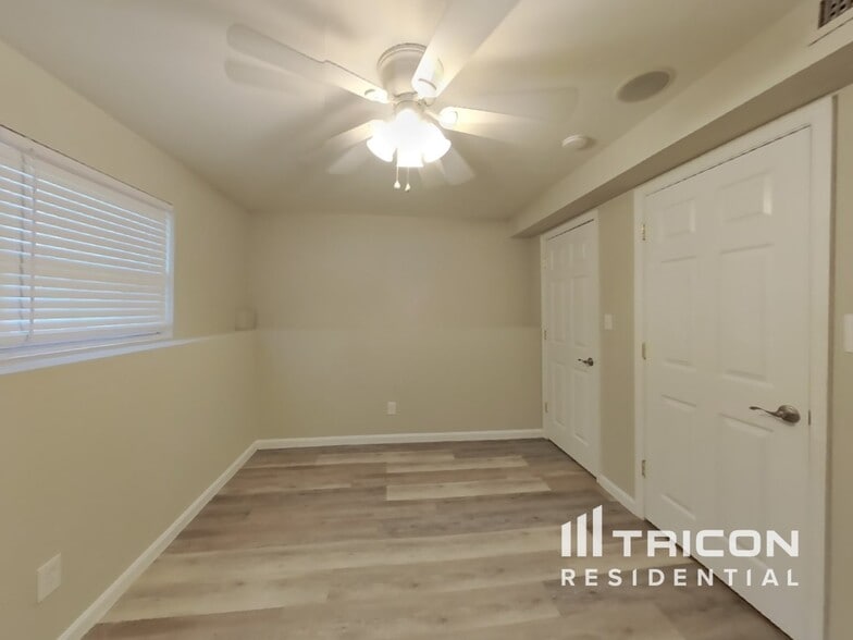Building Photo - 8807 Dundee Dr