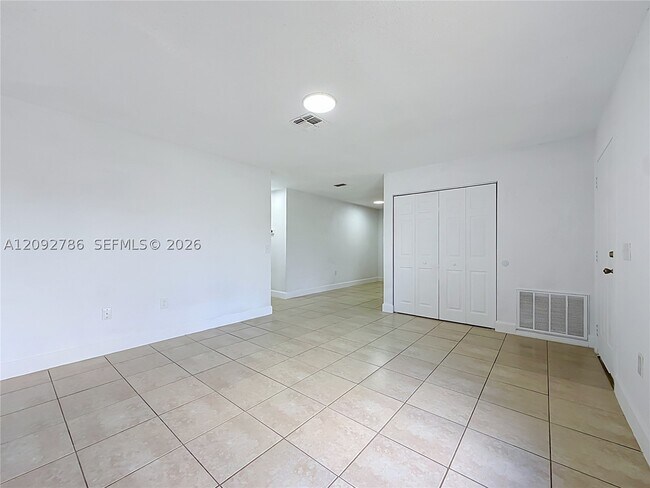 Building Photo - 4362-4364 Azora Rd
