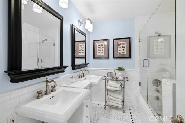 Building Photo - 540 De Anza Dr