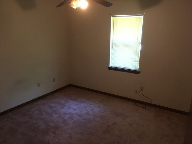 Building Photo - 117-117 Bayberry Ct