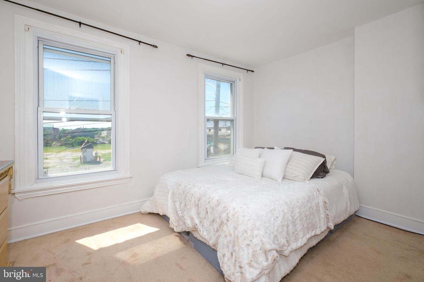 Building Photo - 701 E Barnard St