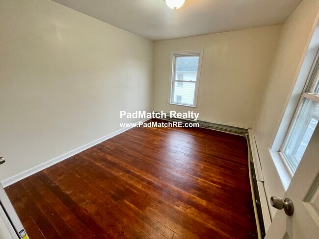 Building Photo - 65 Crystal St