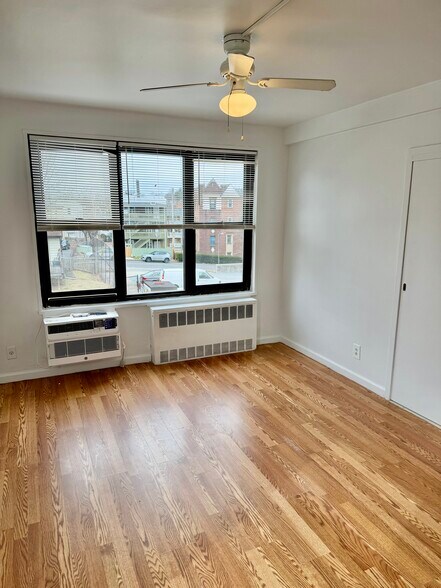 Building Photo - 47 Davis Ave