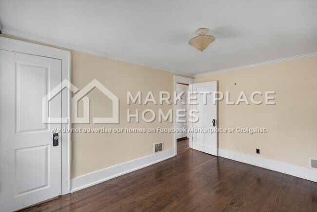 Building Photo - 509 S Pleasant St