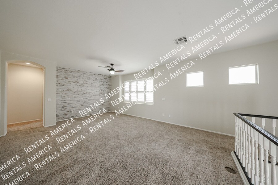 Building Photo - 3920 E Remington Dr