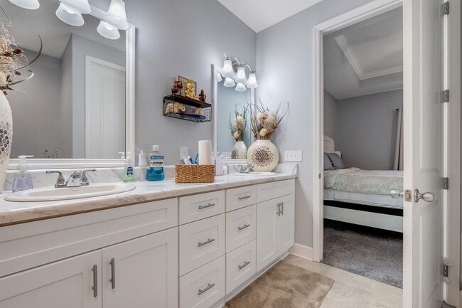 Building Photo - 4354 Bottle Brush Ln