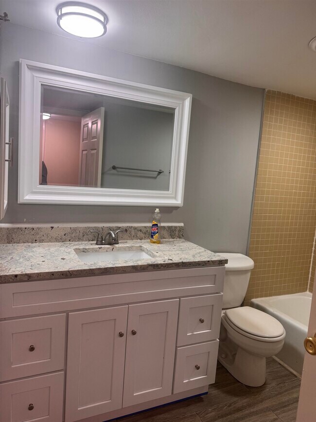 Building Photo - 6633 Poplar Woods Cir E