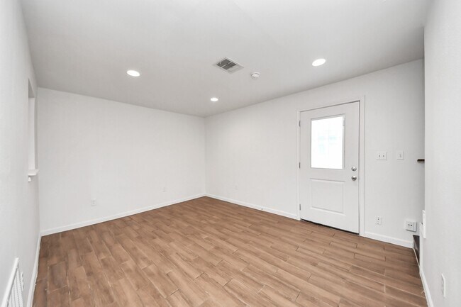 Building Photo - 12068 Beechnut St