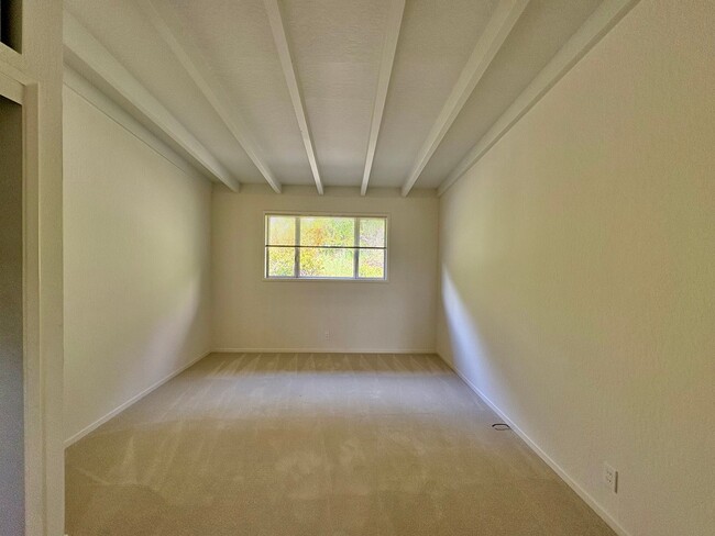 Building Photo - OPEN HOUSE SAT 4/26 11AM TO 12PM. Amazing ...