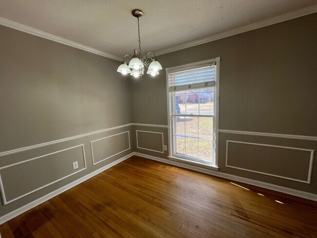 Building Photo - Renovated 4 Bedroom 2 Bath Home with Carport and Double Garage!!