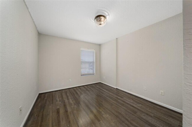 Building Photo - 2962 White Cedar Cir