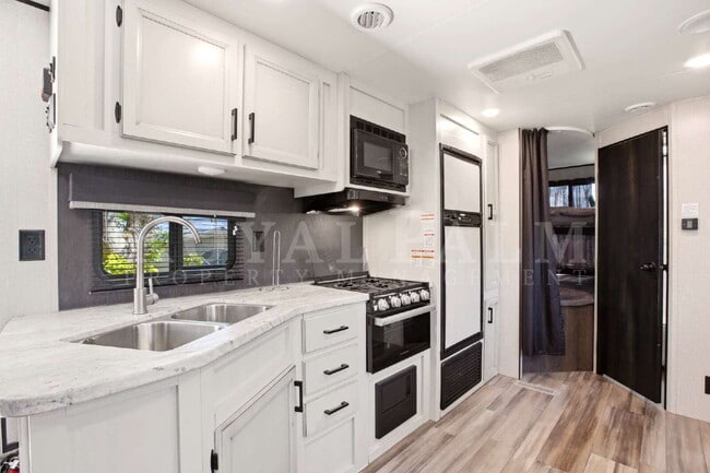 Building Photo - A Fresh Take on Simple Living – Cozy North Fort Myers Retreat