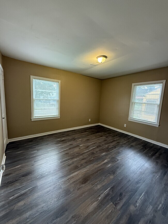 Building Photo - 5604 Ter O