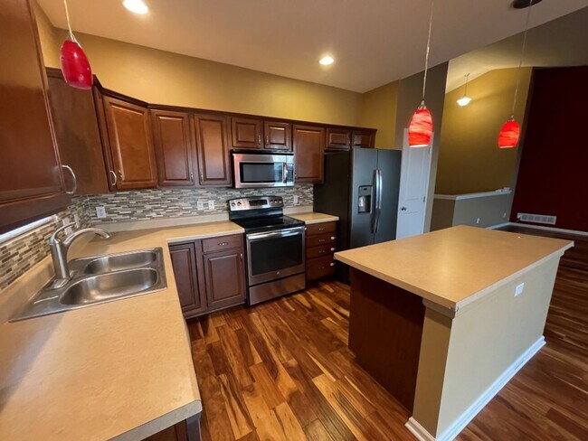 Building Photo - Ranch for rent in Omaha!