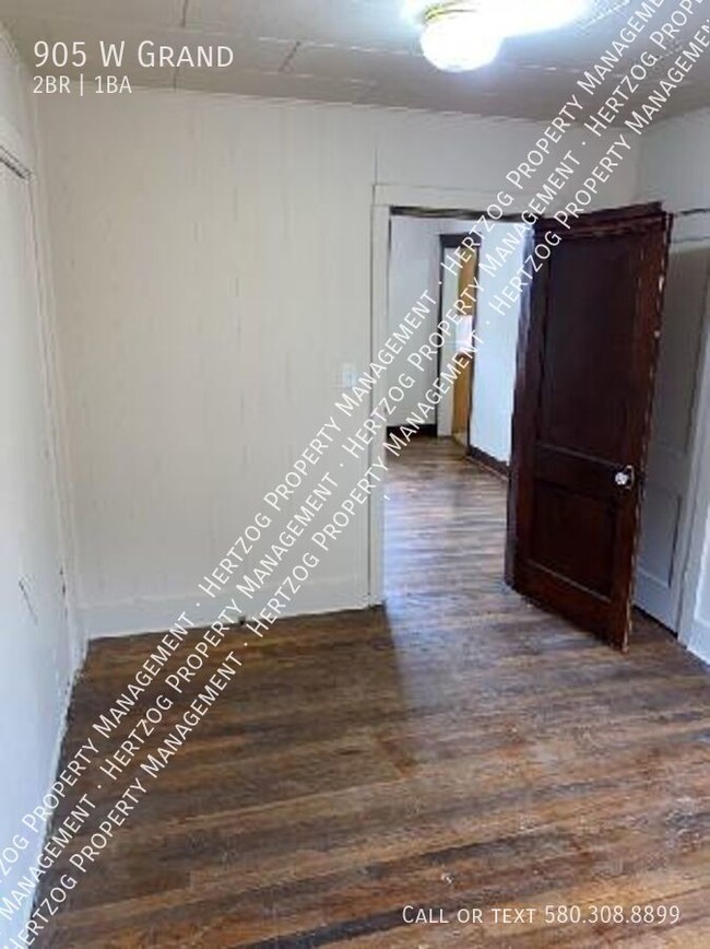 Building Photo - $650 Rent / 2 Bedroom / 1 Bathroom Rental ...