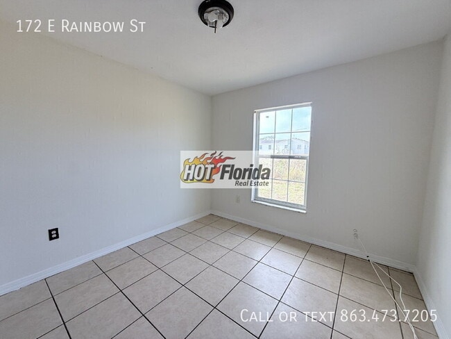 Building Photo - 172 E Rainbow St