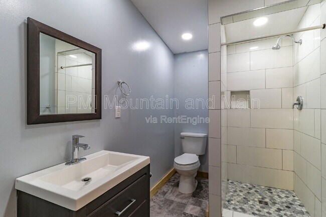 Building Photo - 3113 Revere Rd