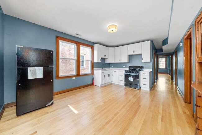 Building Photo - 2231 S 61st Ct