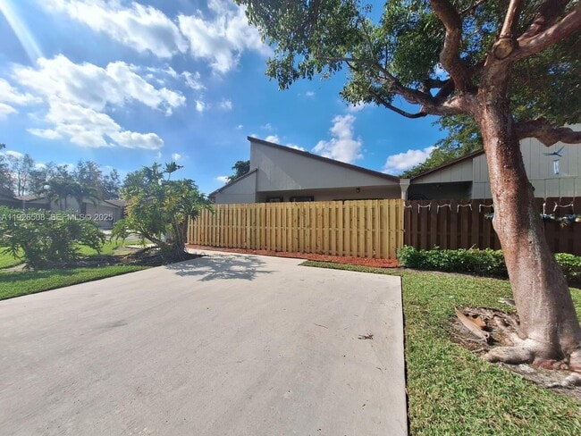 Building Photo - 22295 Timberly Dr