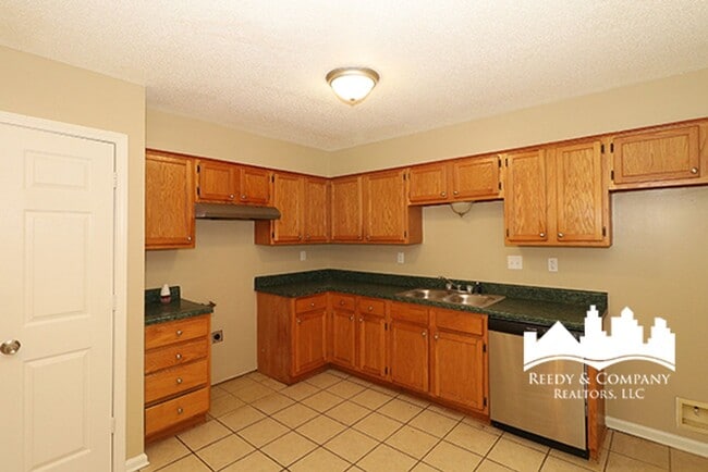 Building Photo - 275 Gracewood St