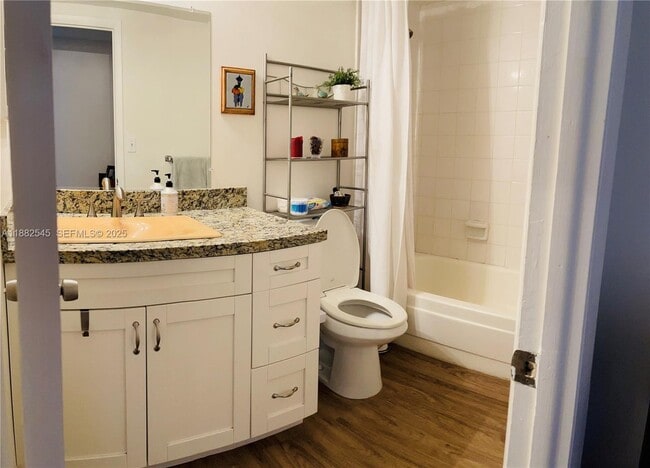 Building Photo - 1455 N Treasure Dr