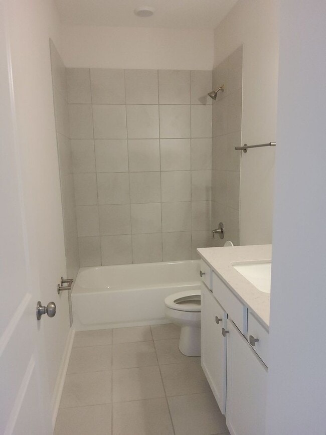 Building Photo - 190 Green Willow Dr