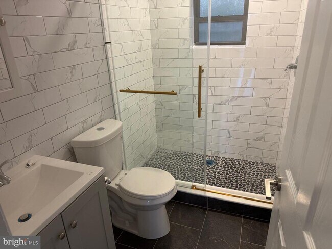 Building Photo - 810 McDowell Ave