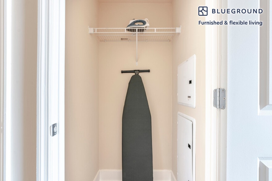 Building Photo - 425 L St NW