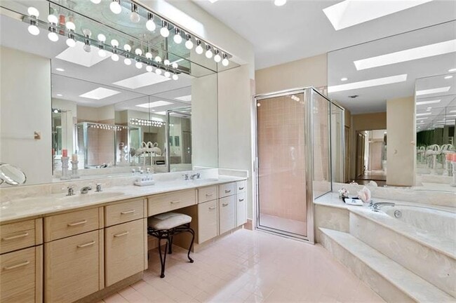 Building Photo - 8170 Hampton Wood Dr
