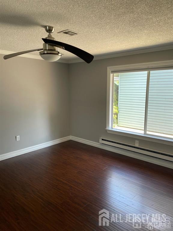 Building Photo - 402 Metuchen Dr