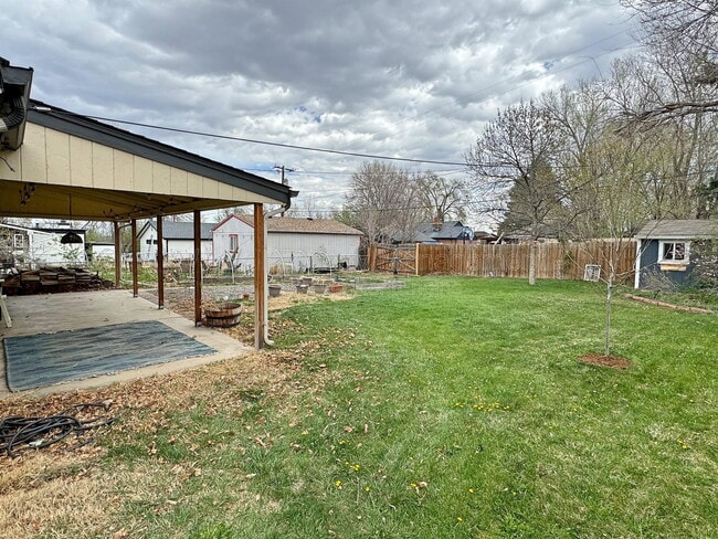 Building Photo - 646 S Canosa Ct