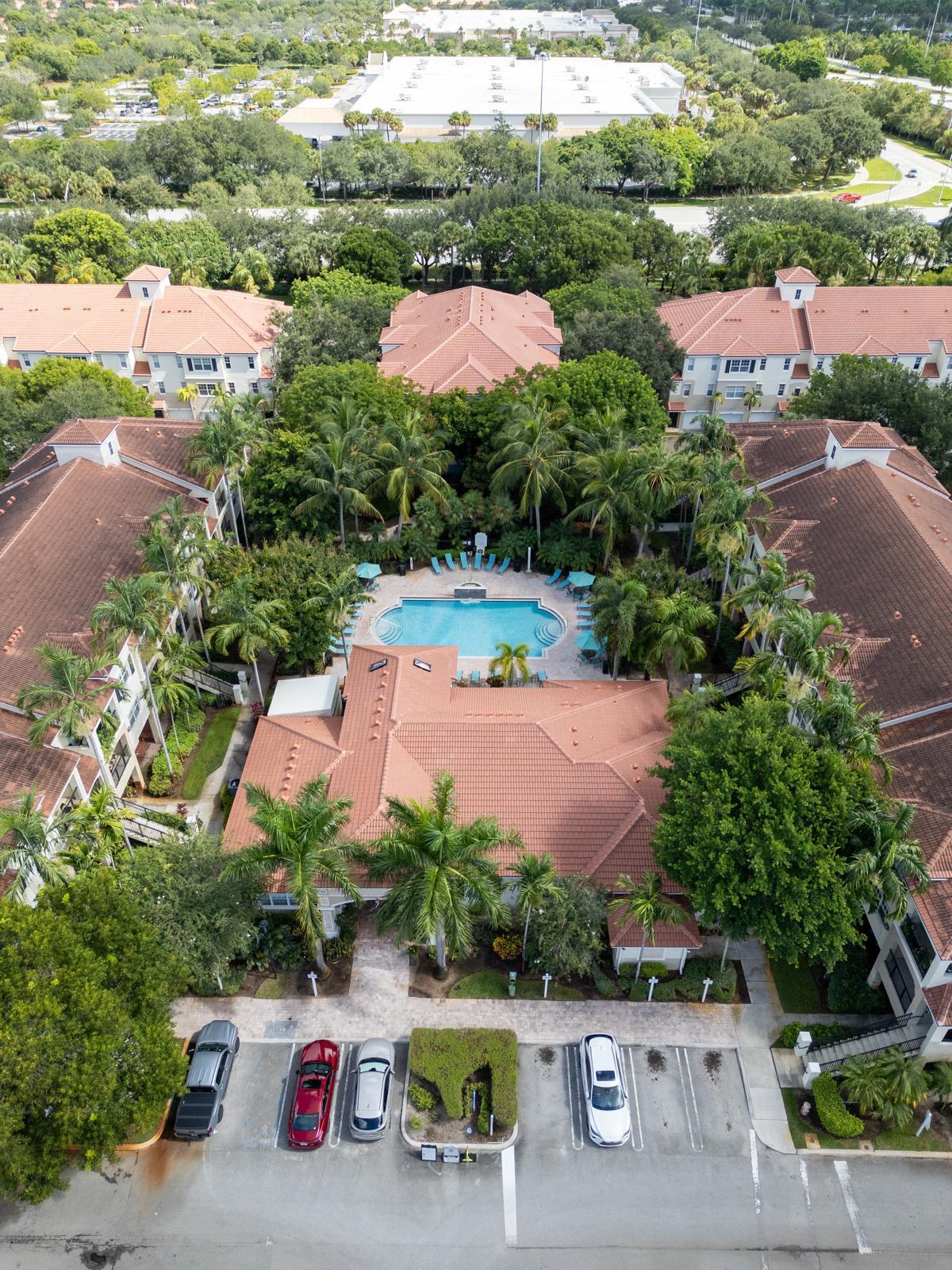 Building Photo - 5900 W Sample Rd