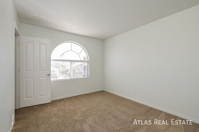 Building Photo - 8906 Chapman Point