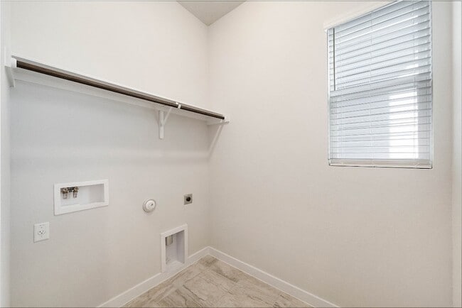 Building Photo - 15008 Forum Ave