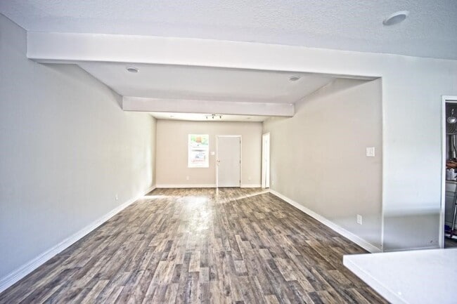 Building Photo - 10434 Burman St