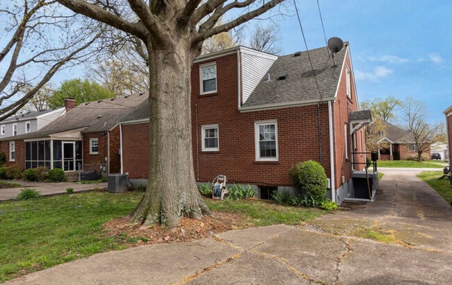 Building Photo - 2211 Wendell Ave