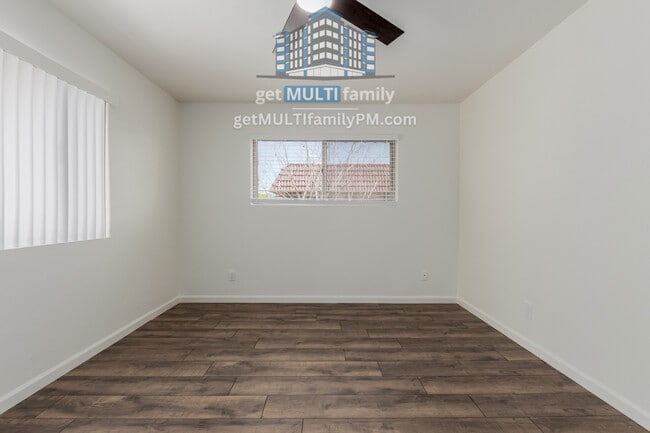 Building Photo - 700 W University Dr