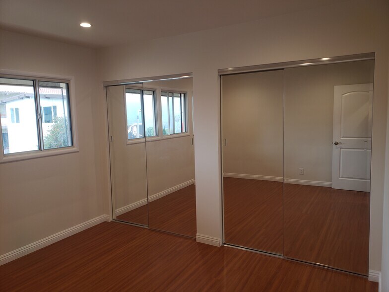 Building Photo - 2515 1/2 Foothill Blvd